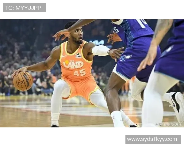 克尼佩尔谈内线缺阵挑战萨隆小桥提升球队对抗强度