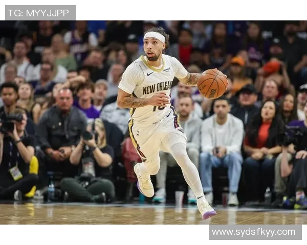 阿尔瓦拉多替补表现出色首节独得10分全场砍下18分3助攻